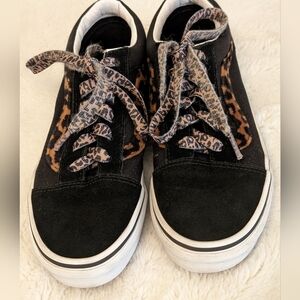 Like New: Vans Old Skool Leopard Fur Sneakers Kids 4.5